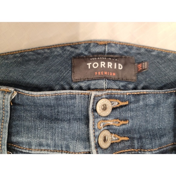 Torrid stretch  jeans: Jegging fit, medium wash, Distressed Women's 14 Reg - Picture 5 of 6